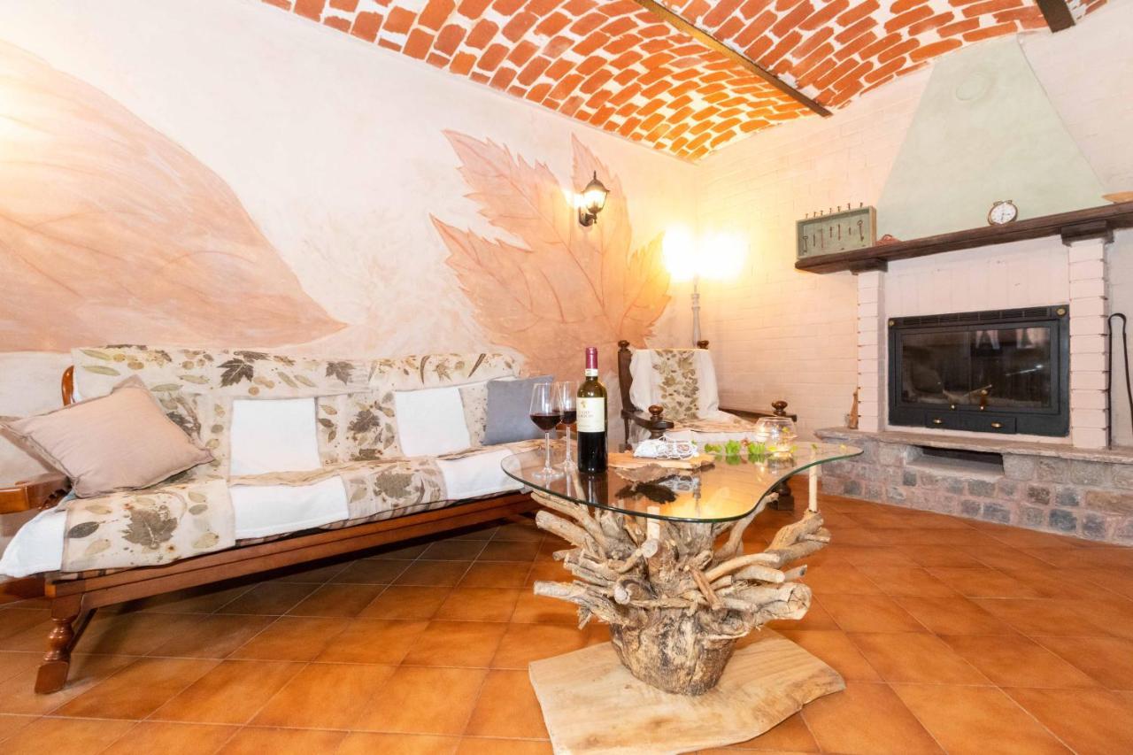 Вилла Casa Delle Foglie Sussurranti Асти Экстерьер фото